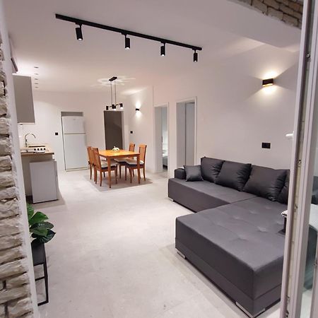 Astramaris Apartments Donji Okrug  Kültér fotó